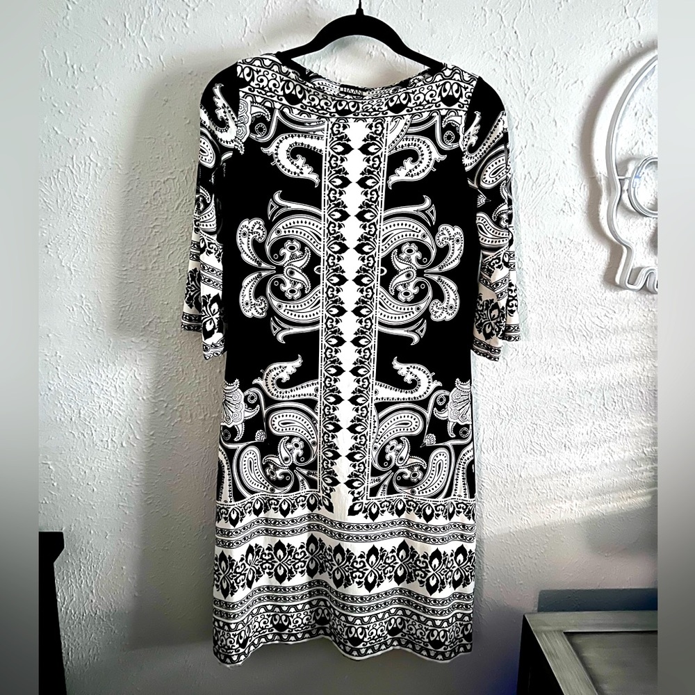 Haani Black & White Patterned Shift Dress Size S